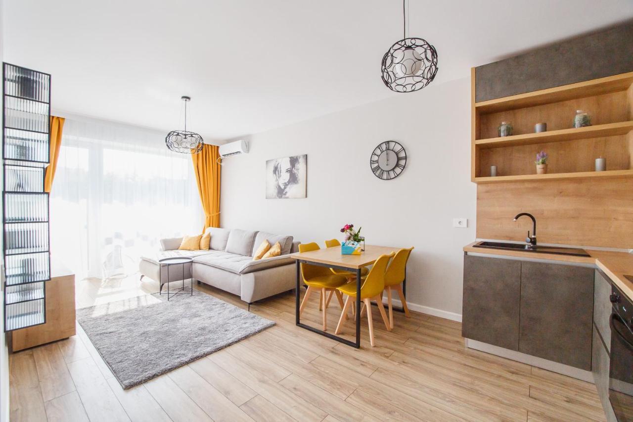 Gorgeous Home At Prima Universitatii Oradea Exterior photo