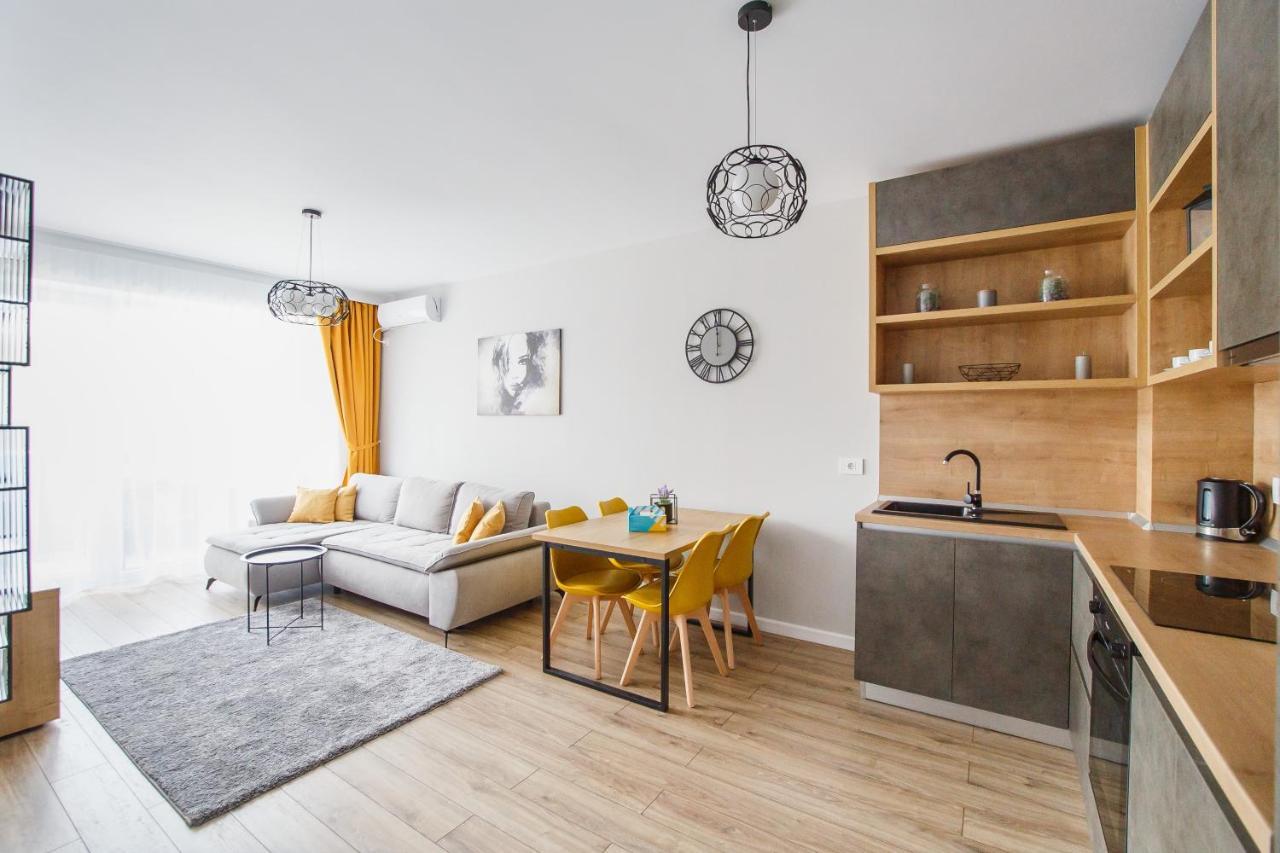 Gorgeous Home At Prima Universitatii Oradea Exterior photo